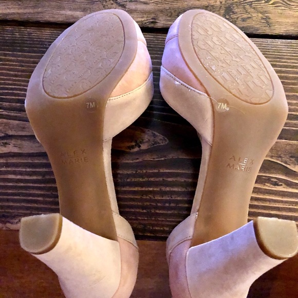 Shoes - Picture 3 of 4